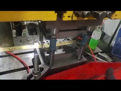 Messing met drie holtes met een gemakkelijke constructie